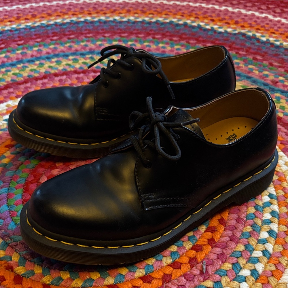 Size 9 Dr. Martens Black Leather Oxfords